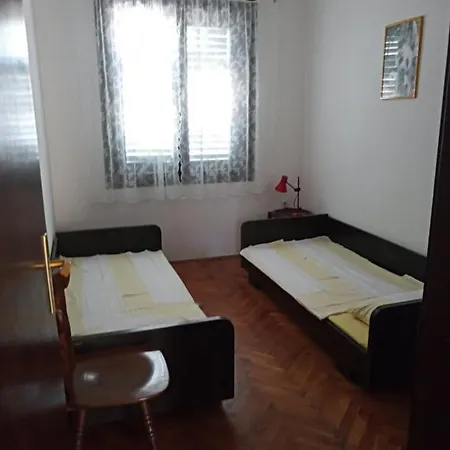 Ana Apartman
